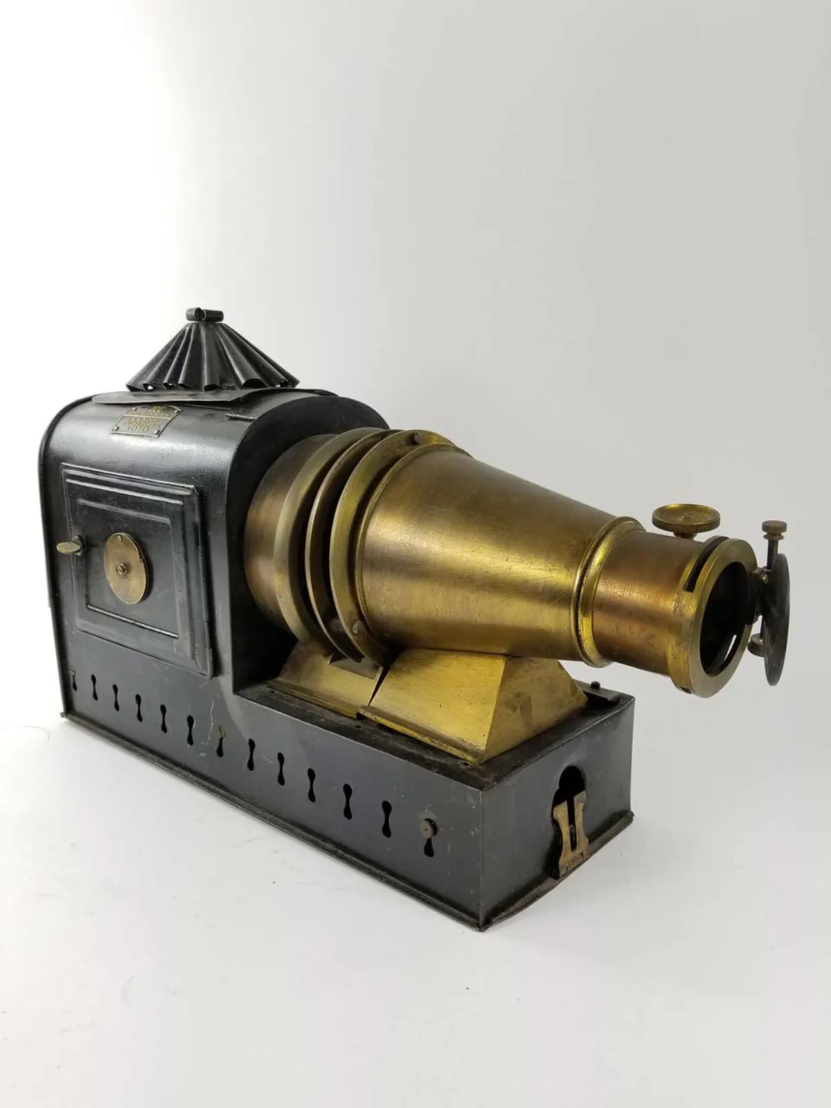 19TH CENTURY MAGIC LANTERN