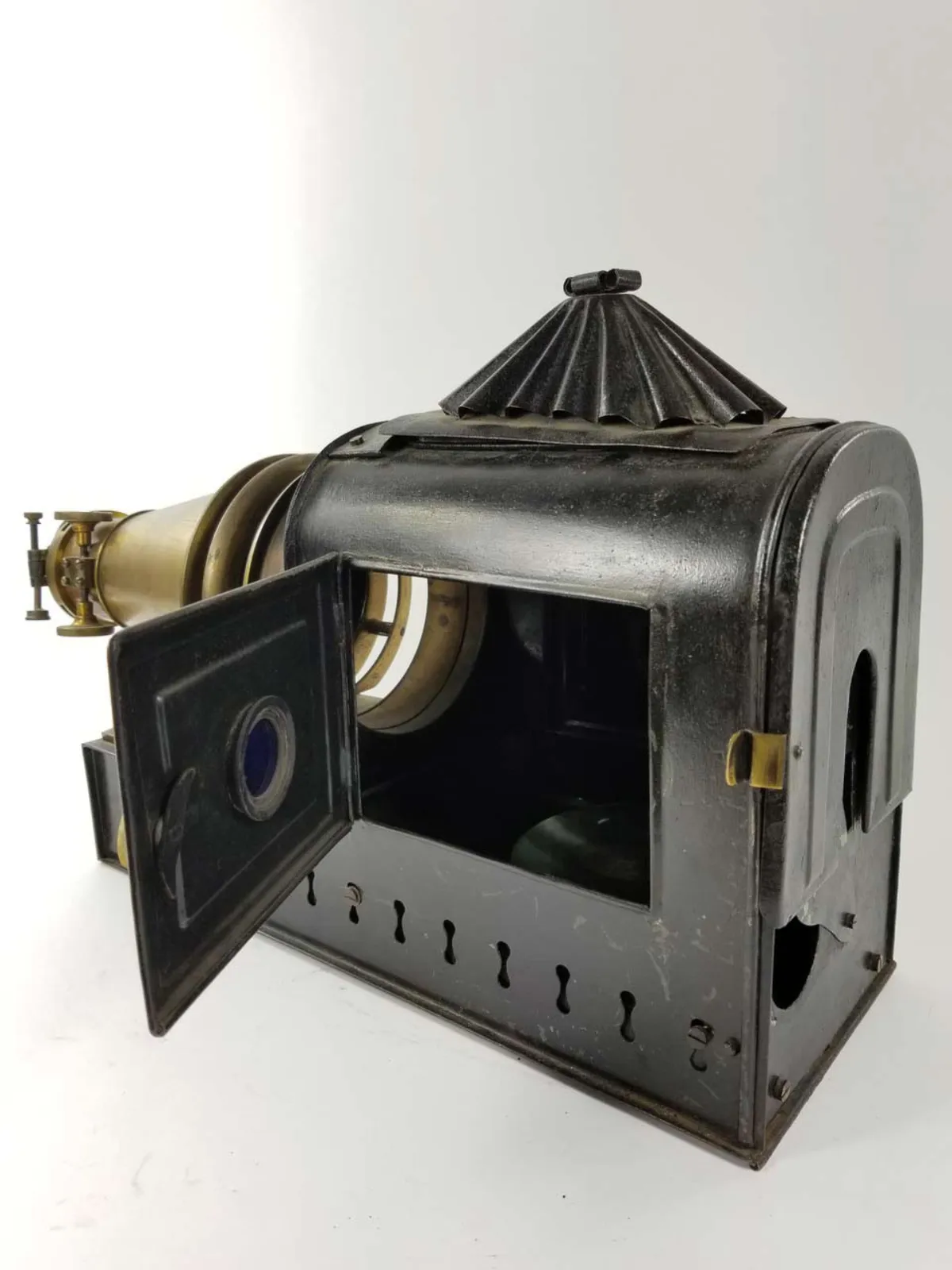 19TH CENTURY MAGIC LANTERN