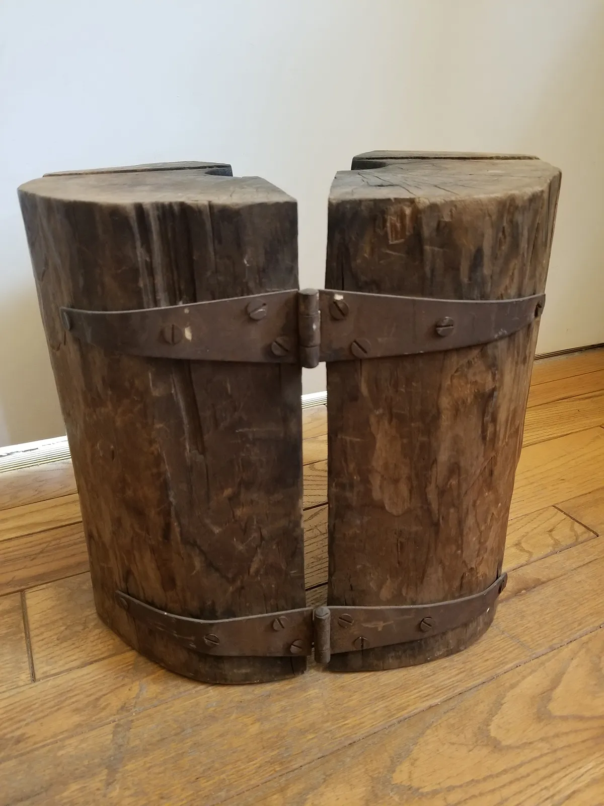 Colonial Wooden Demijohn Bottle Mold