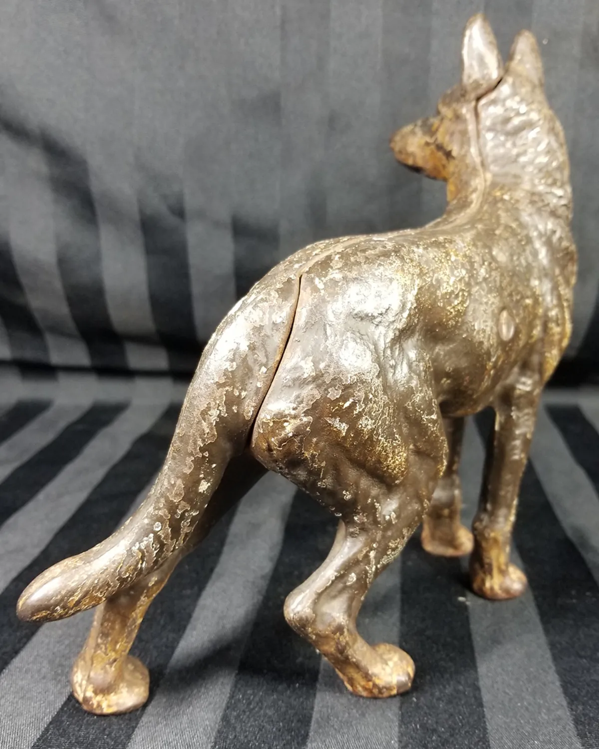 Antique Hubbly Cast Iron Dog