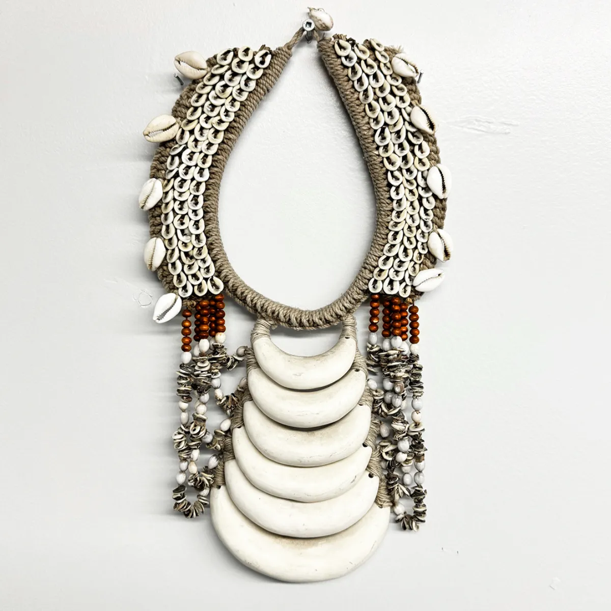 IP1361 Gorgeous Asmat Tribal Necklace Coral Shell and Seeds