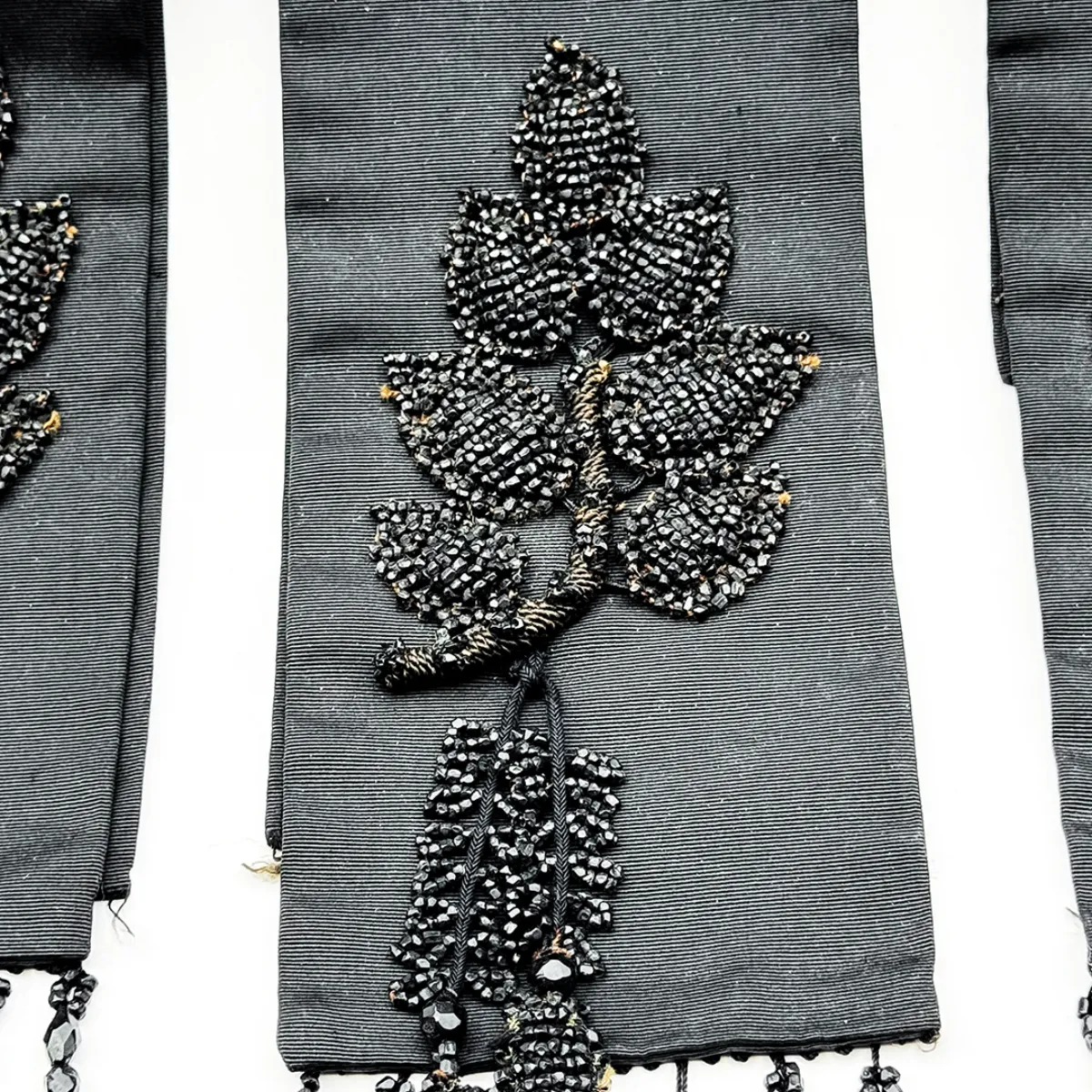 MA1762 Victorian Era Mourning Fashion Accessories