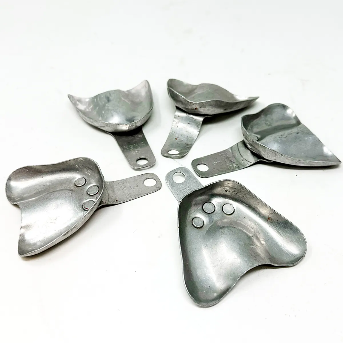 MS1351-1 Vintage Metal Dental Mold