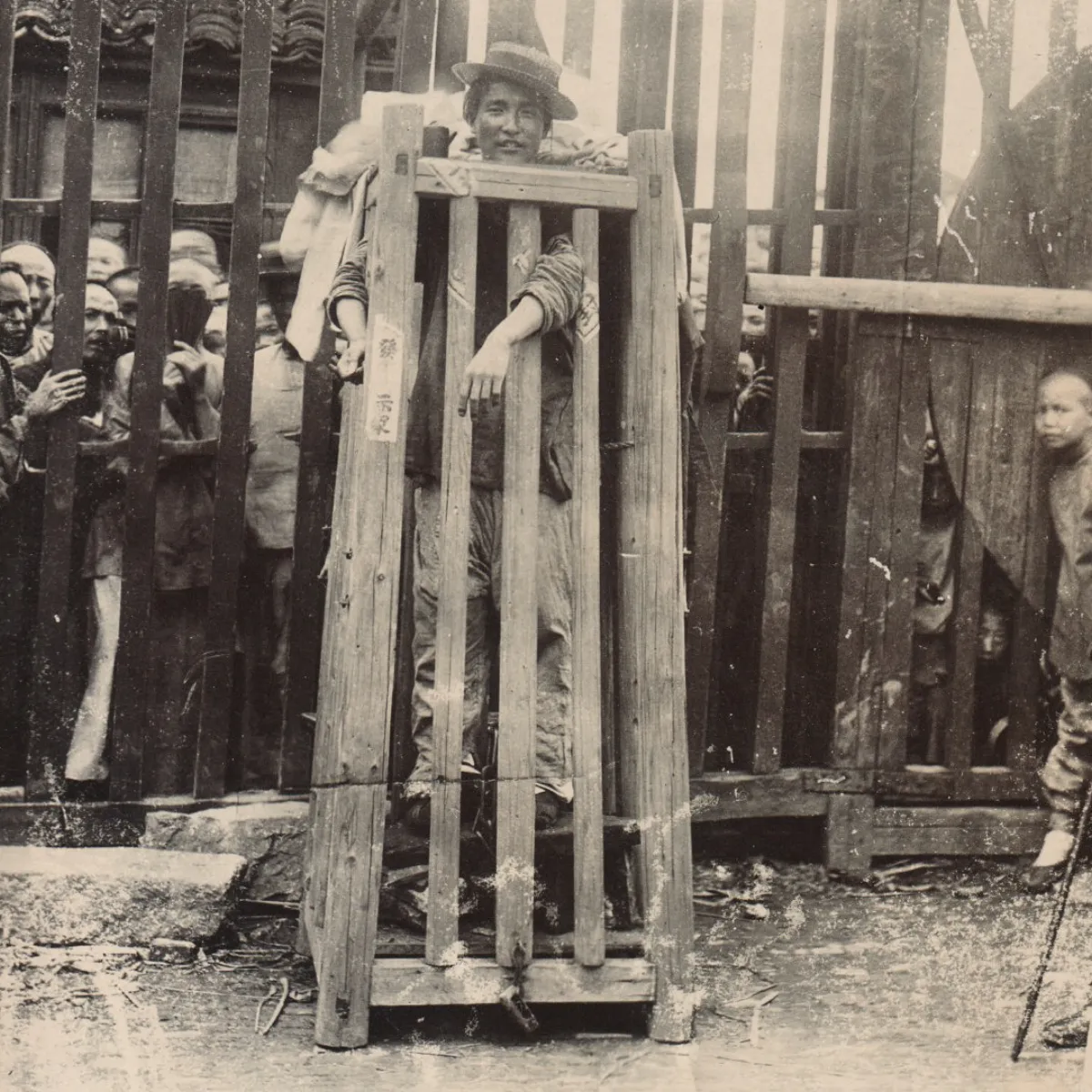 TC0512 19th Century Chinese Torture Cage Execution Original Photo