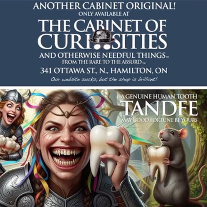 TANDFE — a Cabinet Original charm set with a genuine human tooth